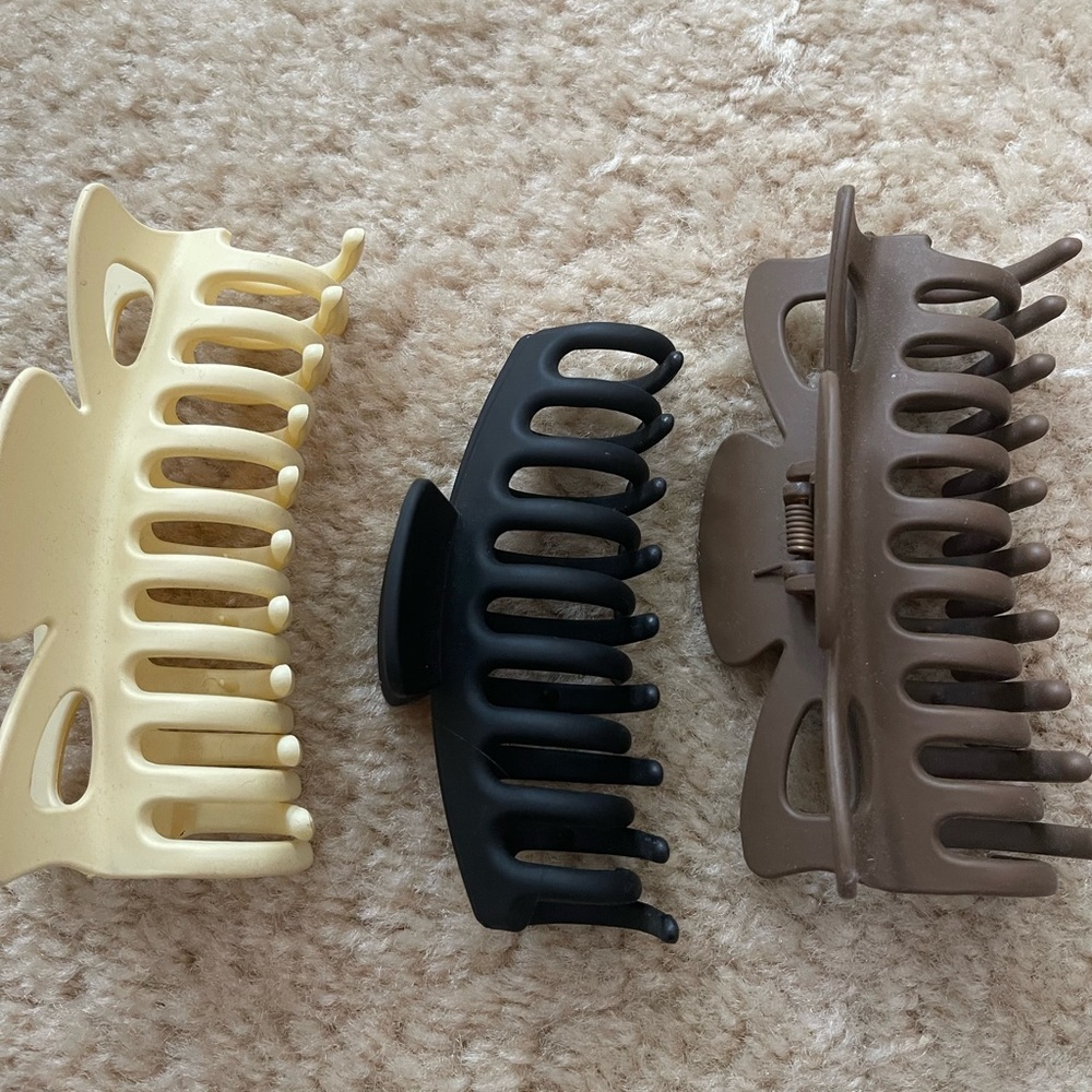 Neutral Hair Claw Clip Trio - Cream, Black, Brown